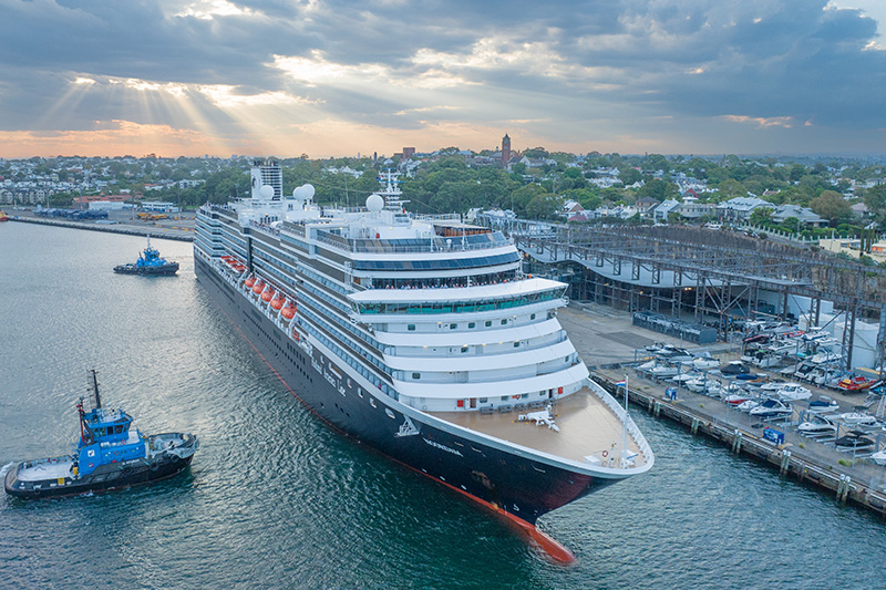 Holland America MS Noordam at Port Authority of NSW