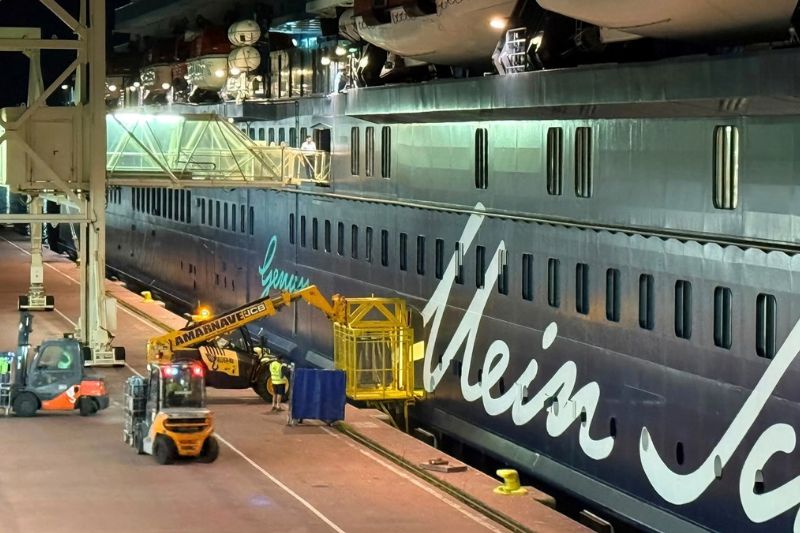 Mein Schiff 6 in Porto