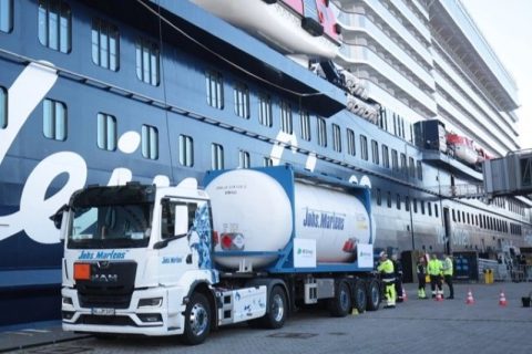 Mein Schiff 7 methanol bunkering