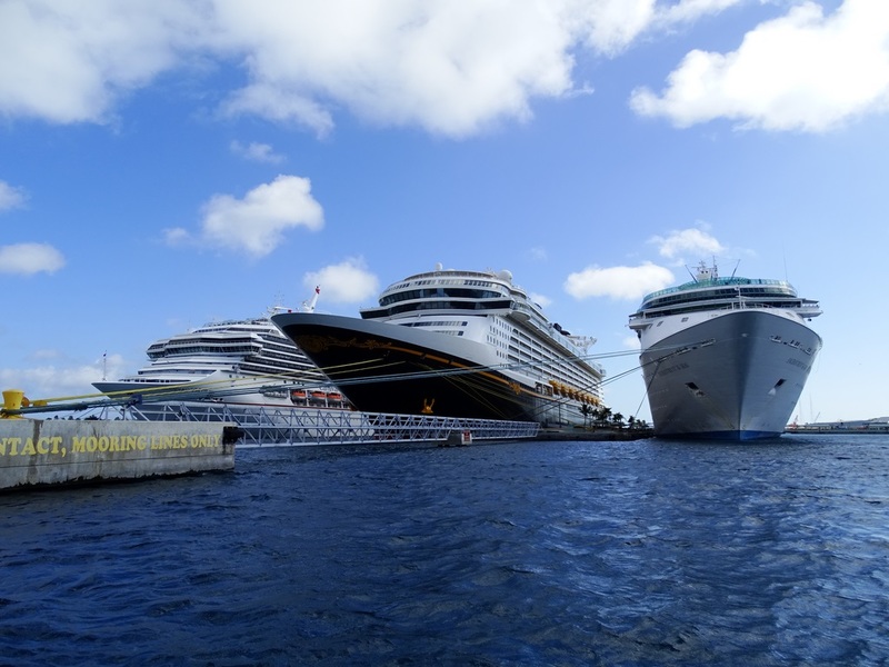 ships in Nassau